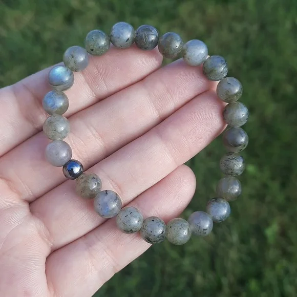 Labradorite 8mm Bracelet - Picture 4 of 5